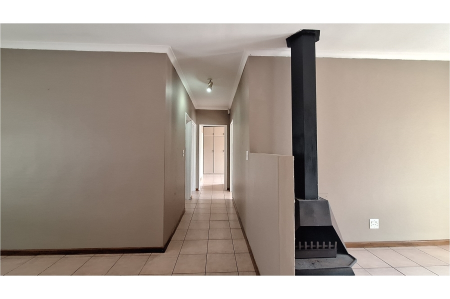 3 Bedroom Property for Sale in Middedorp Western Cape